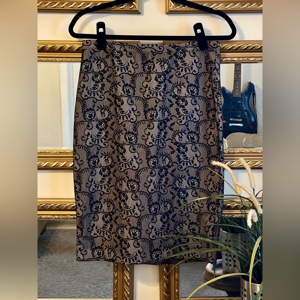 The Limited | Black/nude | lace | pencil skirt.